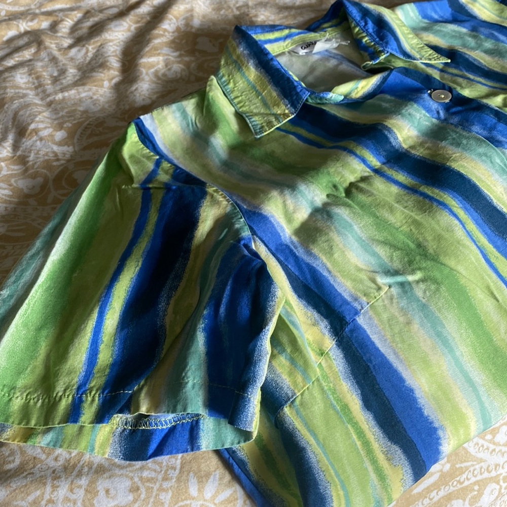 Vintage Oversized Women’s Button-down Shirt
